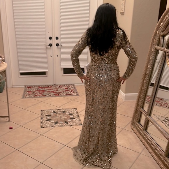 ๐HP๐MAC DUGGAL EMBELLISHED FRONT SLIT LONG SLEEVE GOWN. Size 4 and 6 - Picture 15 of 17